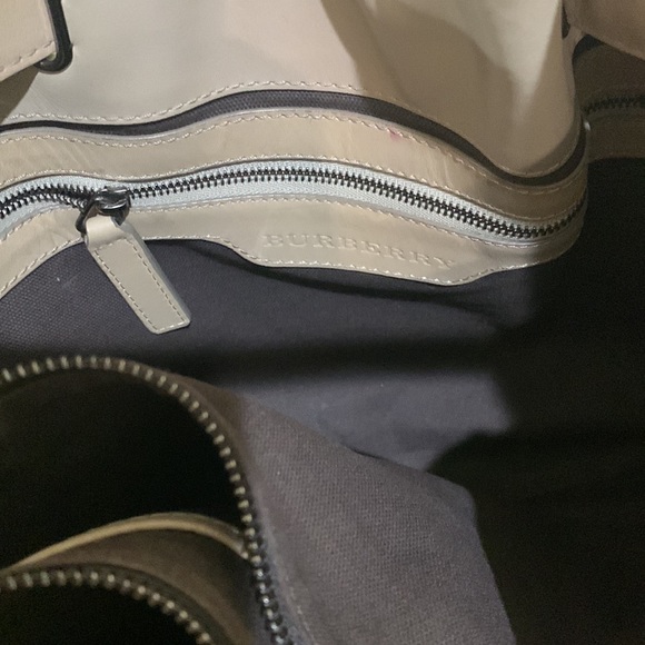 Authentic Burberry nova check shoulder tote - Picture 5 of 9